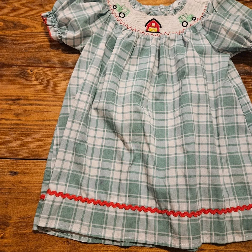 Marie Nicole Smocked Farm Dress Girls Size‎ Small 2T Green Plaid Barn Tractor